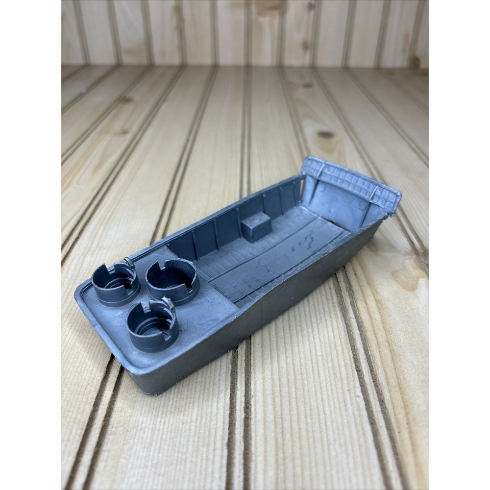 Giant Toys 1960s WWII LCVP Landing Craft Plastic Figures Hong Kong 1/72‎